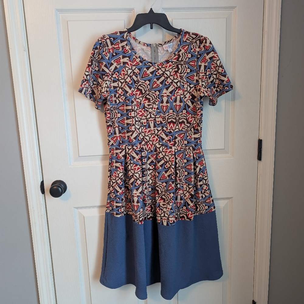 Large dress with pockets